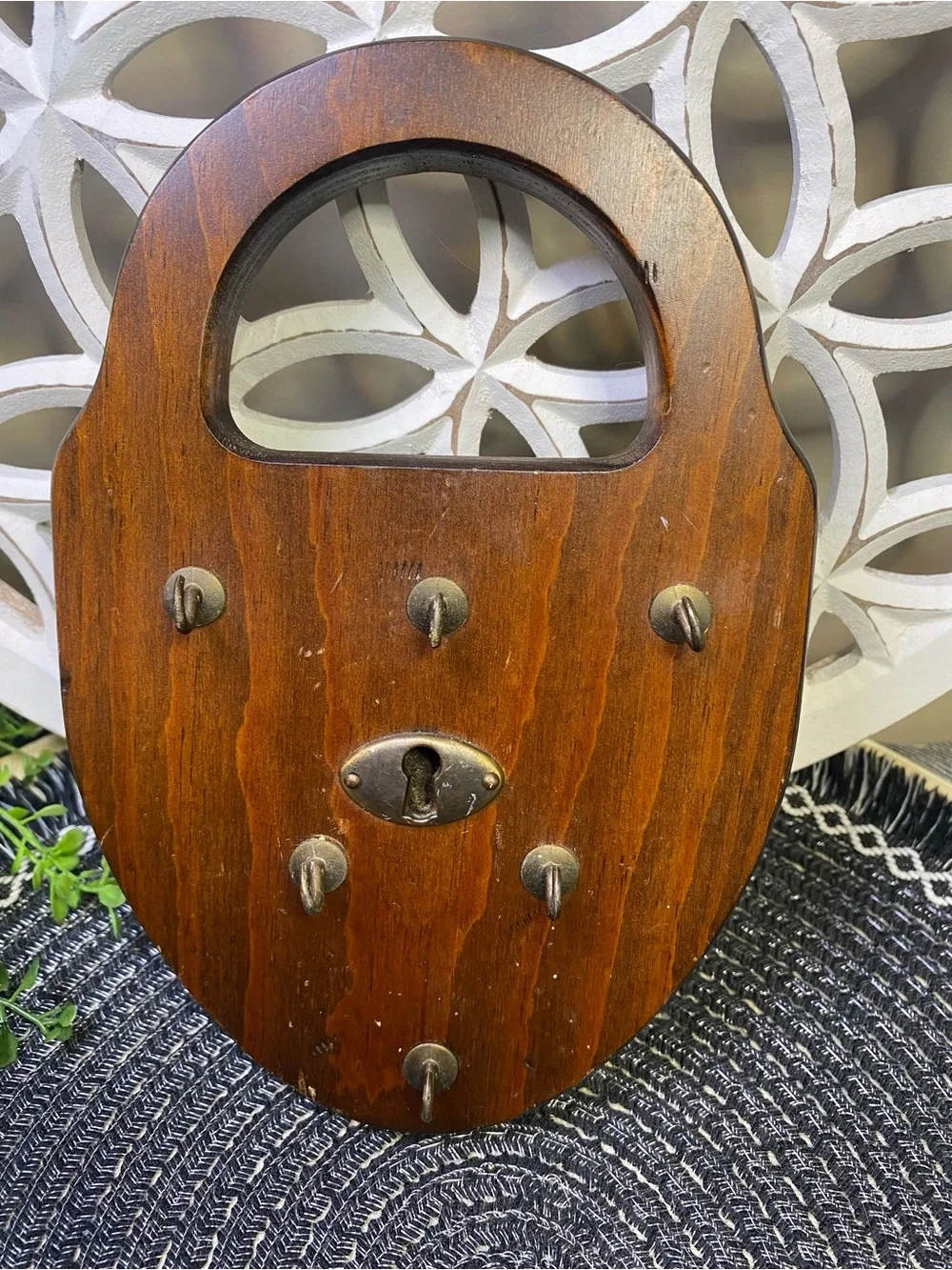 Vintage Three Mountaineers Brown Wooden Key Holder